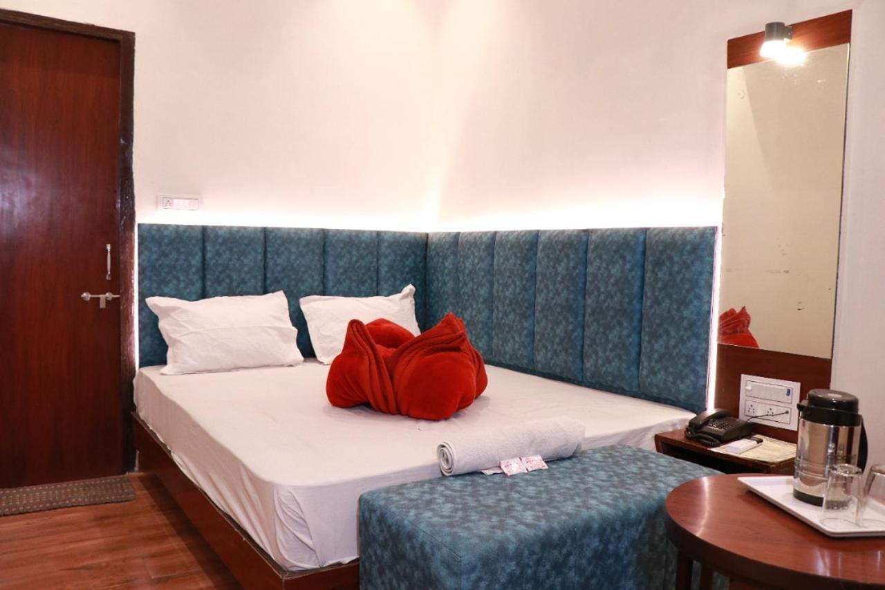 Amrit Hotel New Delhi Eksteriør billede