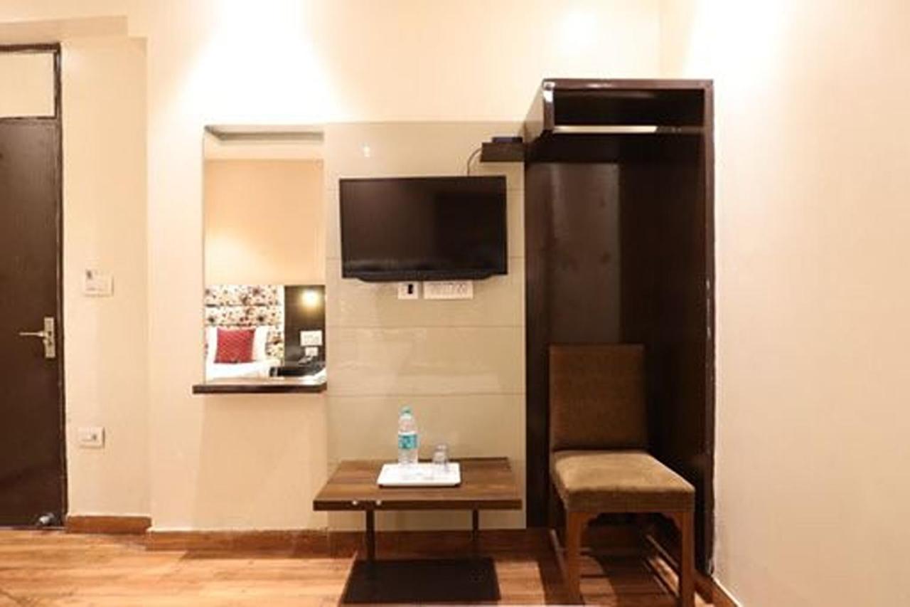 Amrit Hotel New Delhi Eksteriør billede