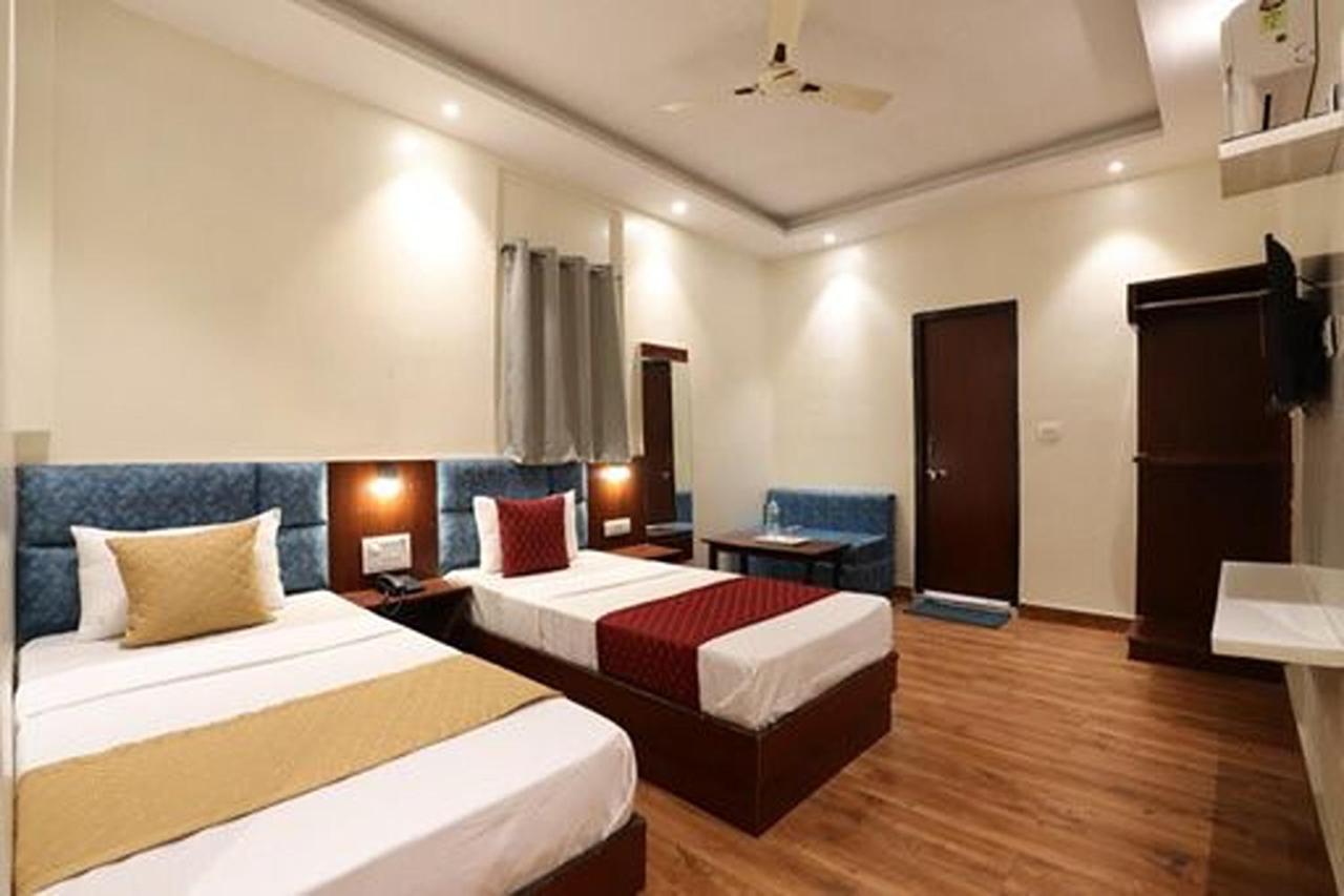 Amrit Hotel New Delhi Eksteriør billede